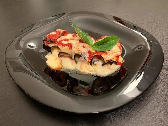 Aubergine rolls
